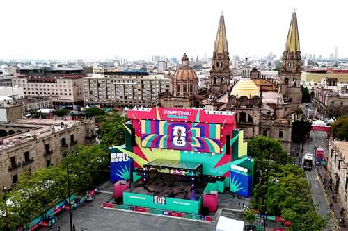 Consumo y Endeudamiento: Mexicanos Financian Experiencia del Mundial 2026 con Crédito