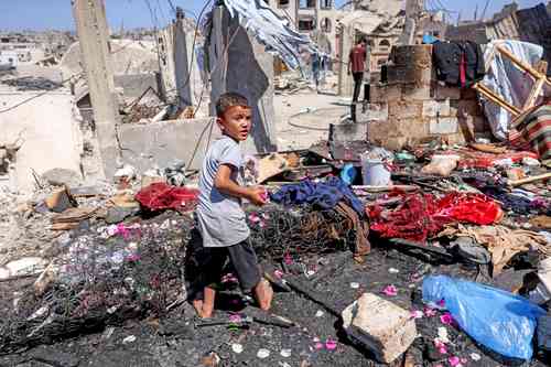 Israel Ataca Campo de Desplazados en Gaza, Mueren 10 Palestinos