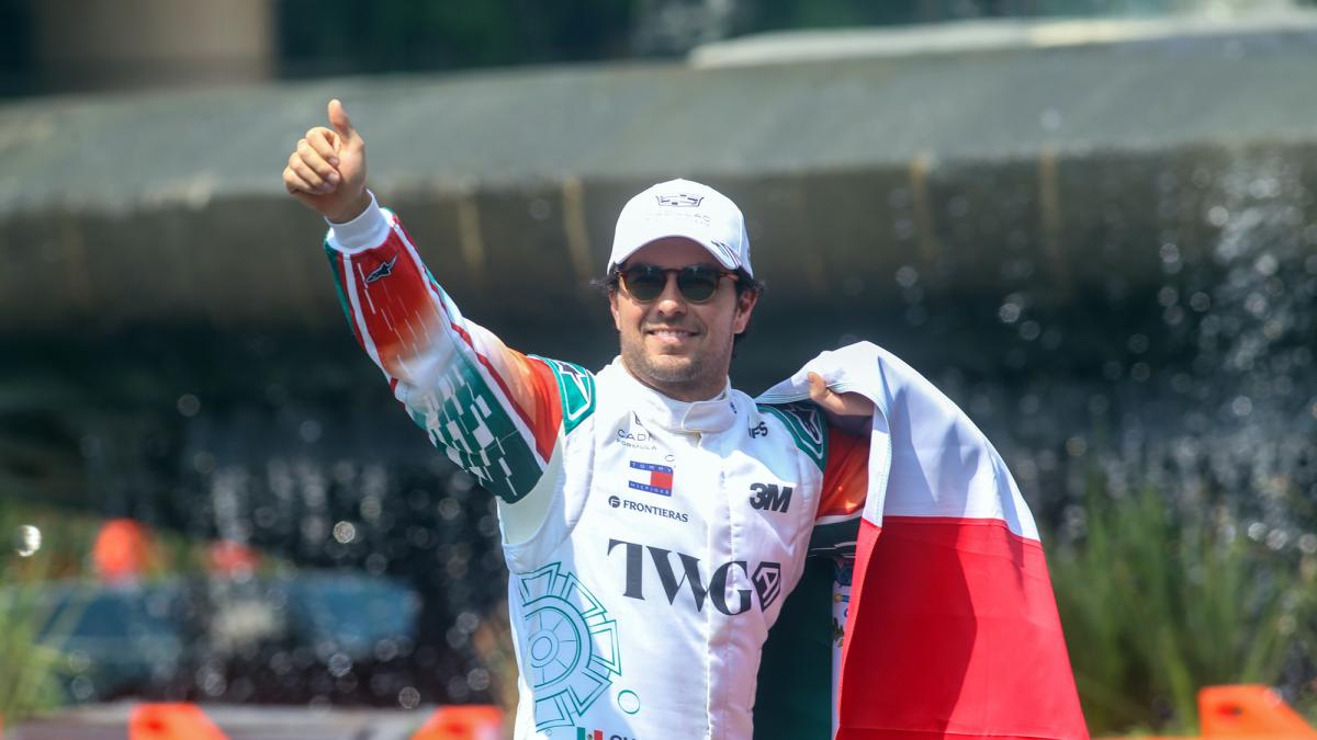 Checo Pérez se luce con exhibición en la CDMX a días del Gran Premio de Fórmula 1