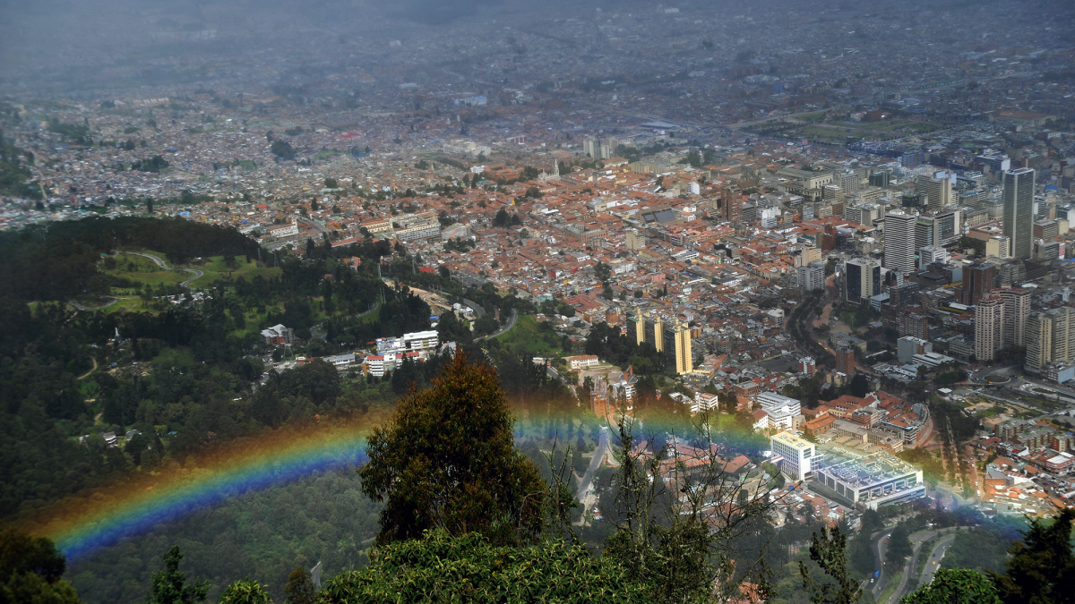 Gobierno de Colombia cierra 14 embajadas y registra déficit comercial con seis de esas naciones