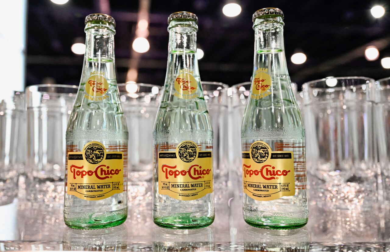 Topo Chico: Historia, propietario y expansión de la marca de agua mineral que celebra 130 años