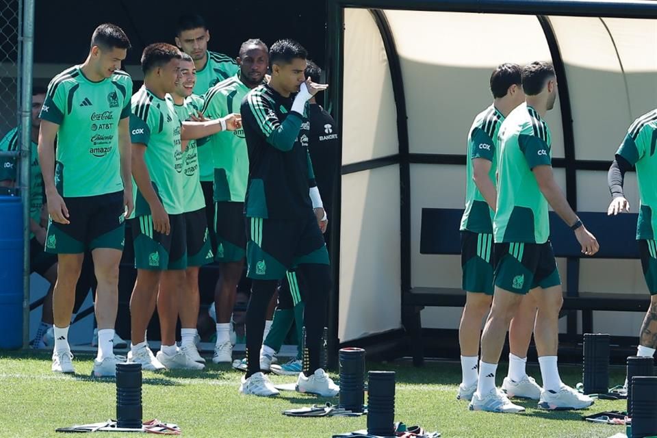 Selección Mexicana abandona el CAR tras两个月 de concentración y eliminación en el Mundial