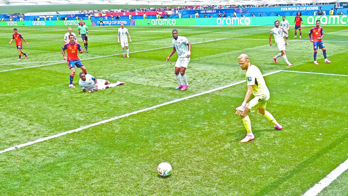 España golea 3-0 a Austria y avanza a la siguiente fase del Mundial