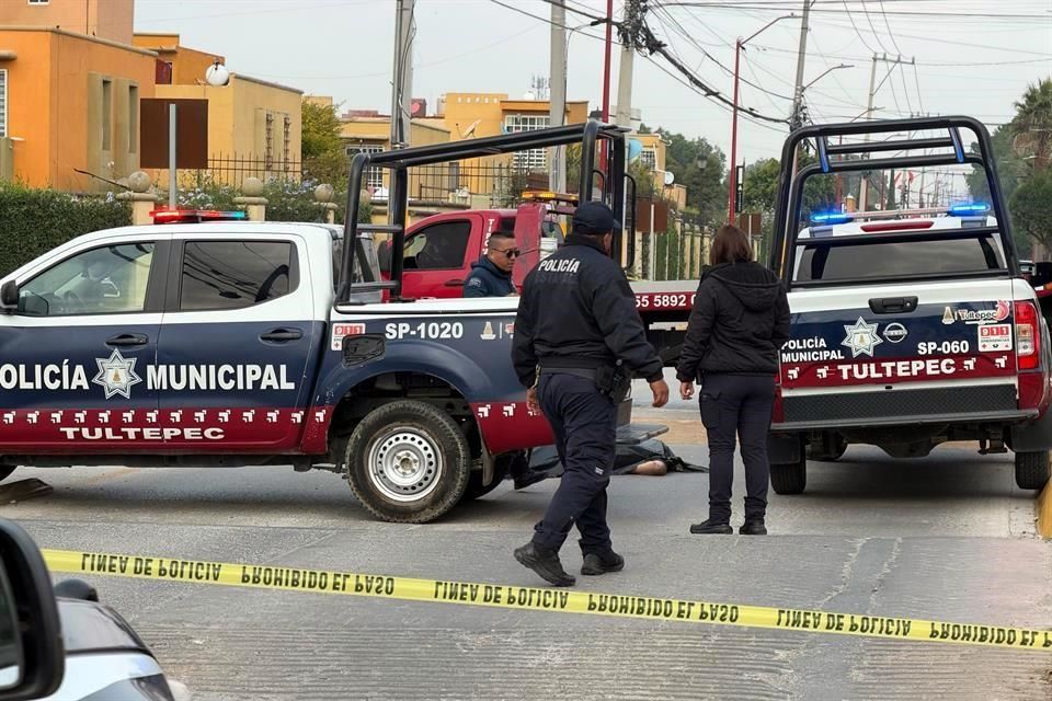 Motociclista muere tras derrapar en Tultepec; no llevaba casco