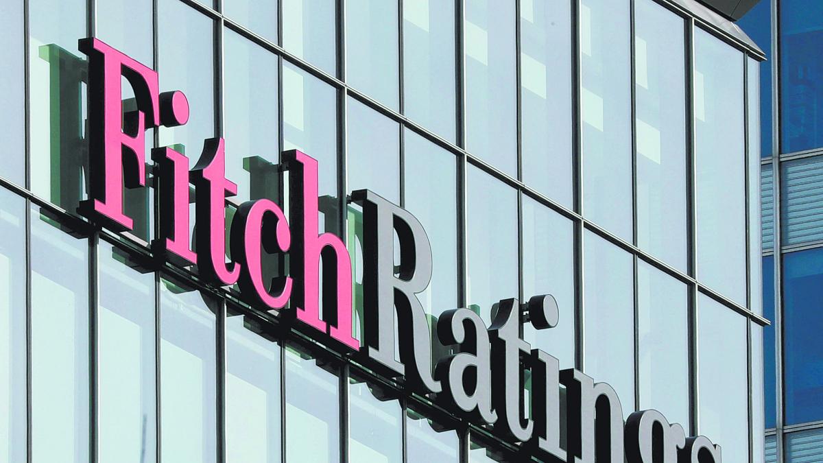 Fitch alerta sobre riesgos crediticios globales vinculados a la inteligencia artificial