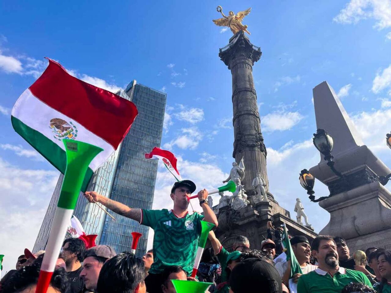 Gianni Infantino lamenta muerte de cuatro personas durante festejos en México