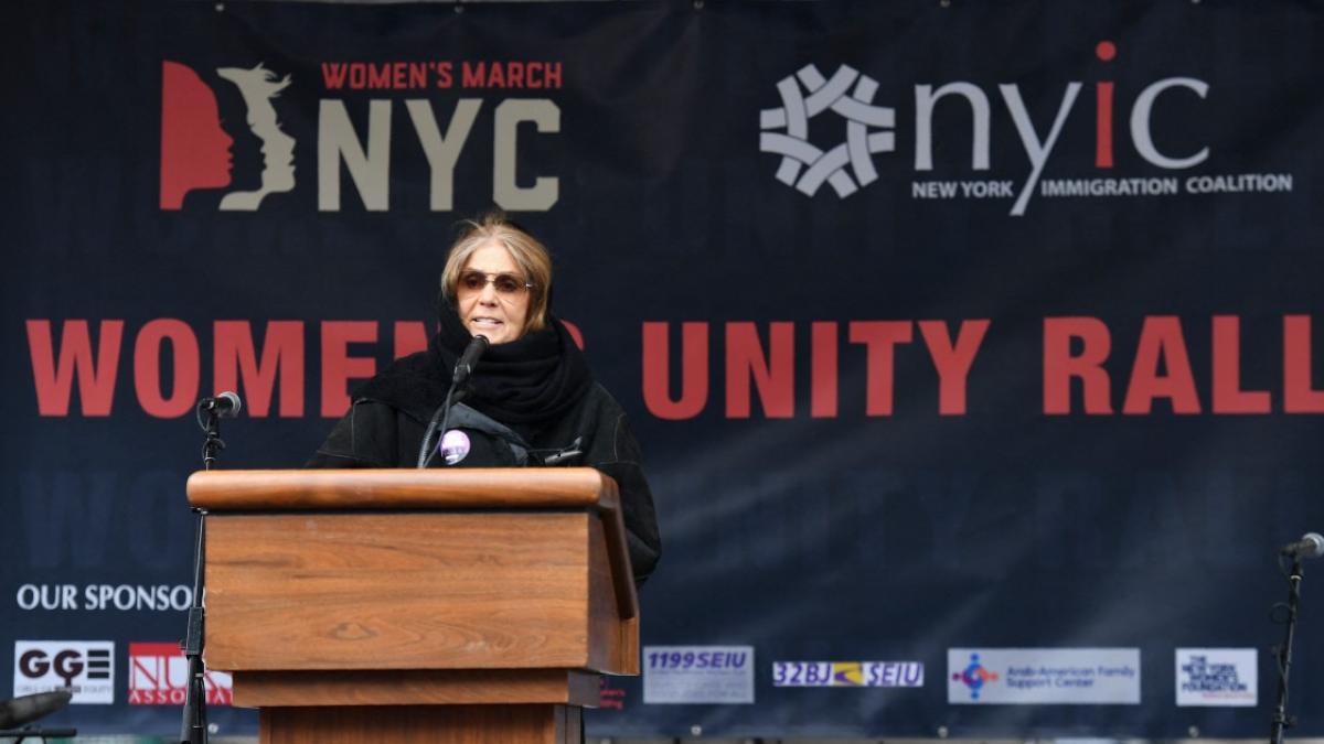 Gloria Steinem, figura clave del feminismo y el periodismo, fallece a los 92 años