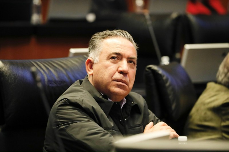 Inzunza deja la bancada de Morena y se convierte en senador independiente