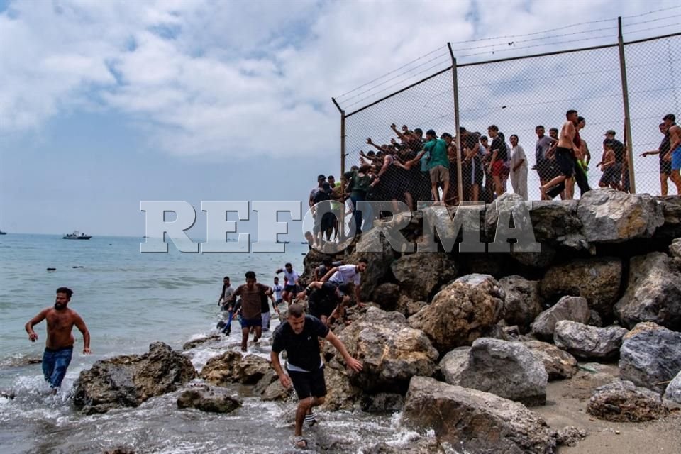 Irrumpen migrantes desde Marruecos hacia España