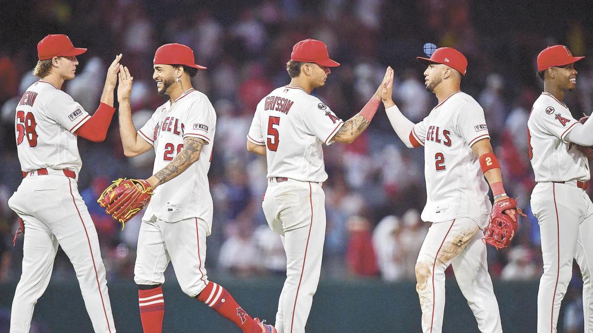 Kroenke compra a los Angels por 4.000 millones de dólares