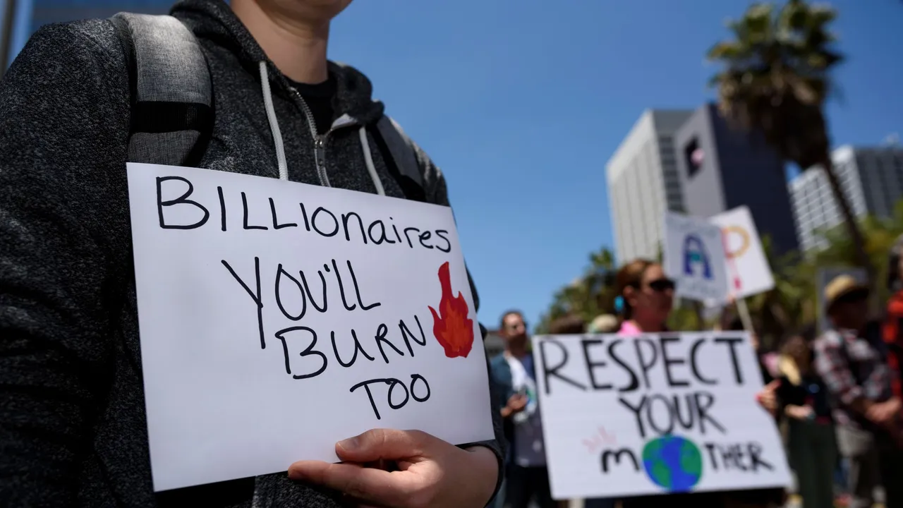 Los superricos agravan la crisis climática y también lucran con ella, según Oxfam