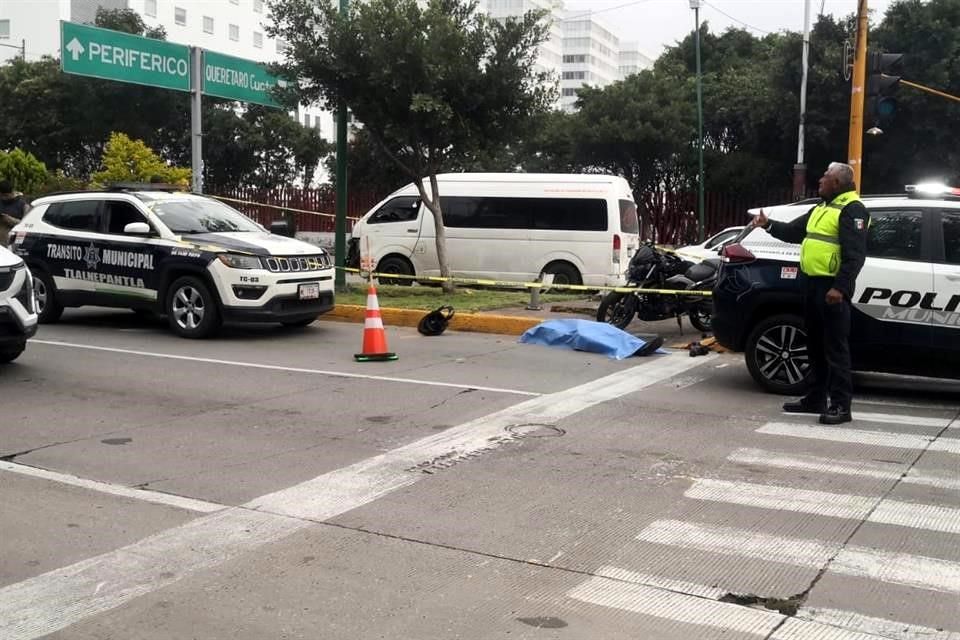 Trágico accidente en Tlalnepantla: motociclista pierde la vida tras chocar con vagoneta de transporte