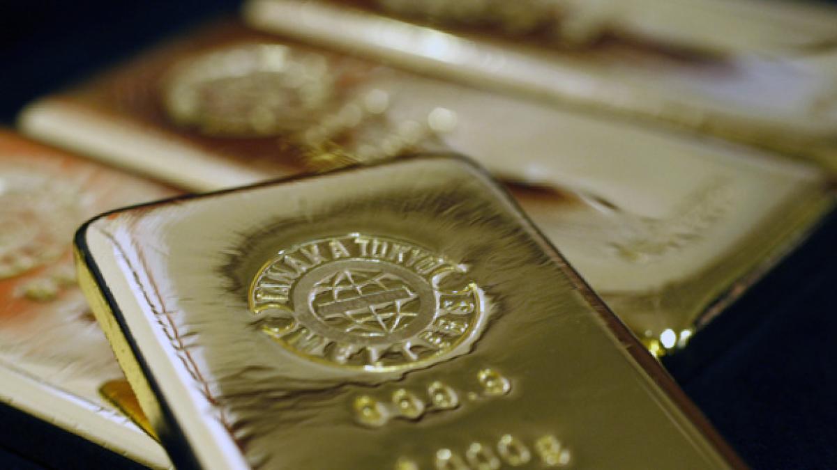 El oro enfrenta su cuarta semana consecutivos de pérdidas mientras los inversores reevalúan las perspectivas de tasas de la Fed