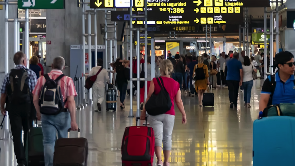 Pareja mexicana es arrestada en Roma por transportar 17 kilos de metanfetamina