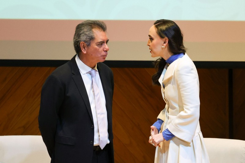 Pese al bajo crecimiento, empresarios evitan confrontarse con Amador por temor a un endurecimiento fiscal