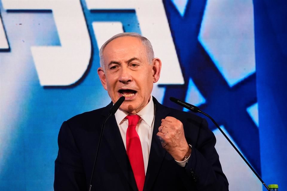 Netanyahu pierde la mayoría parlamentaria pero se aferra al poder en Israel