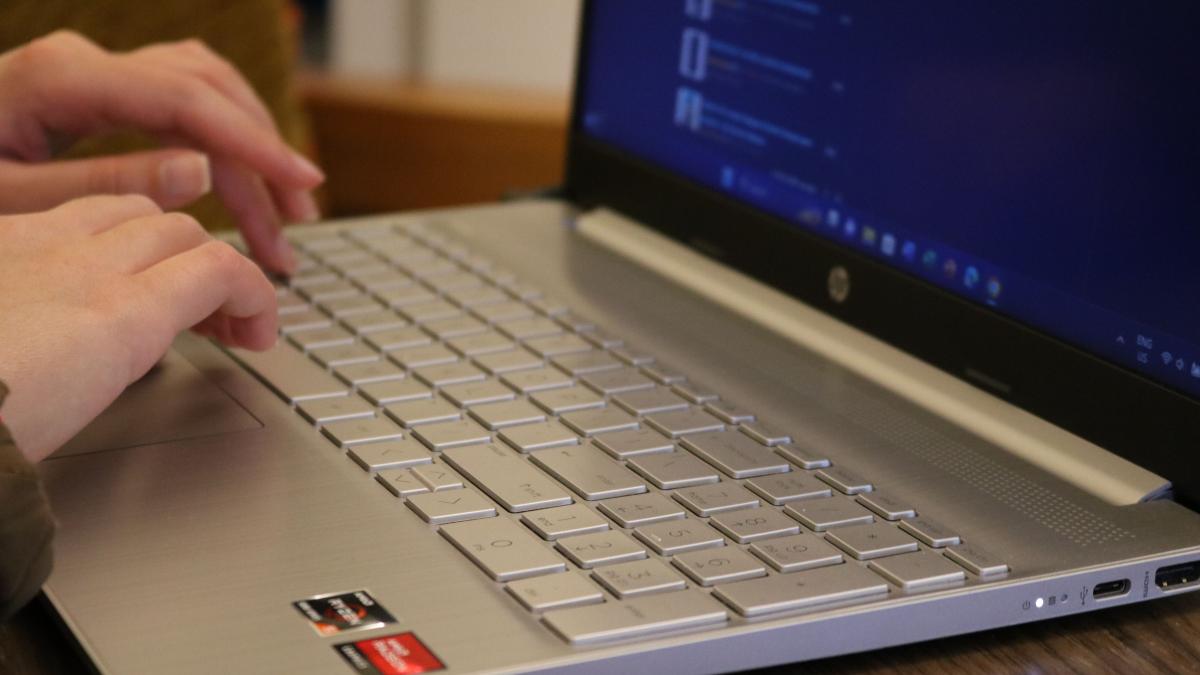 ¿Por qué los expertos advierten contra subir tu estado de cuenta a ChatGPT?