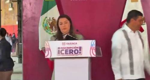 Profesores de la CNTE irrumpen en conferencia de Salomón Jara y la suspenden
