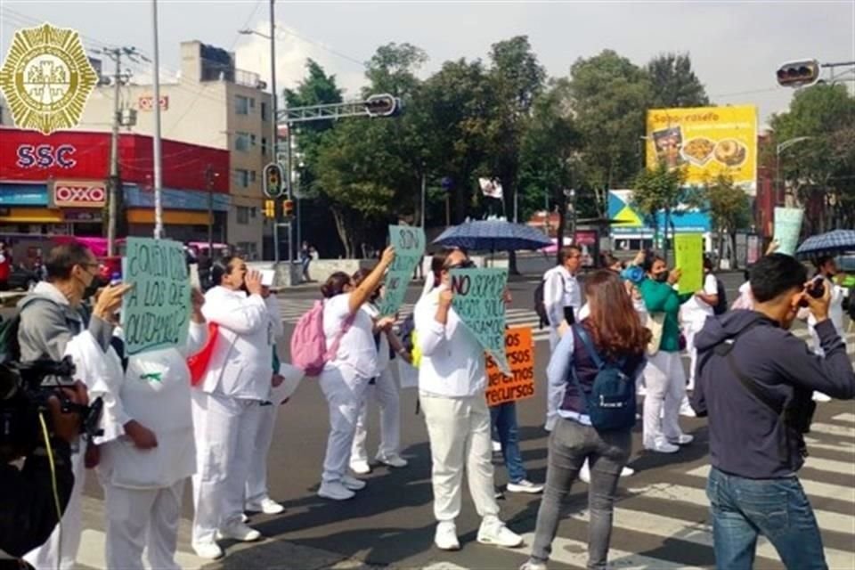 Enfermeros protestan por falta de insumos y personal
