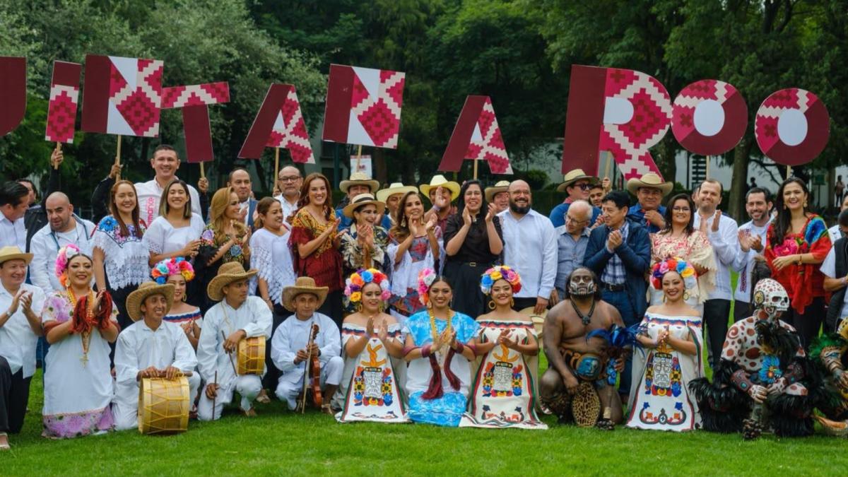 Quintana Roo muestra su cultura maya en Los Pinos