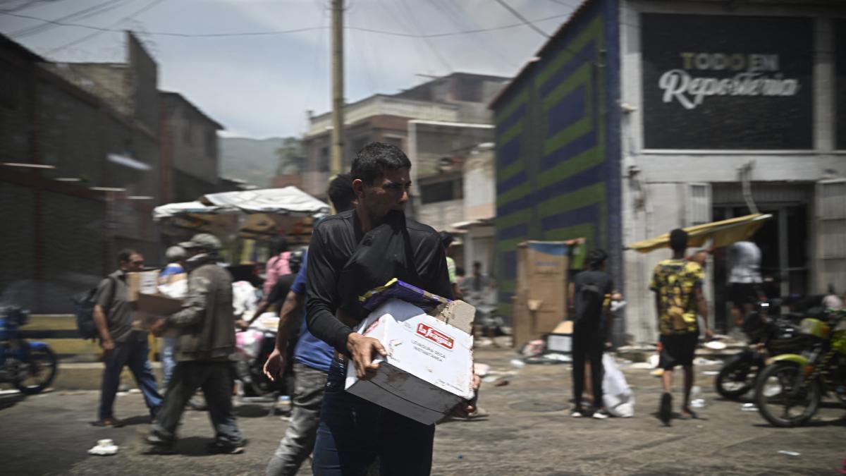 Robos y saqueos en la zona devastada de Venezuela tras el sismo