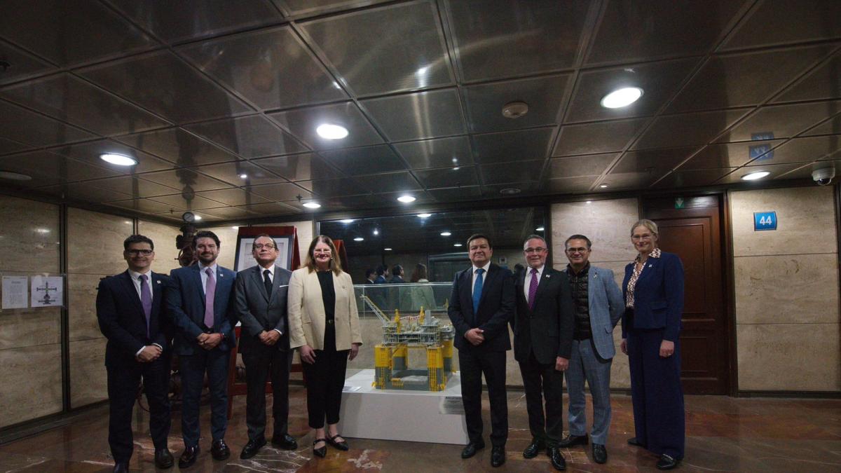 Pemex y Woodside Energy firman memorando de entendimiento para fortalecer cooperación en exploración y producción de hidrocarburos