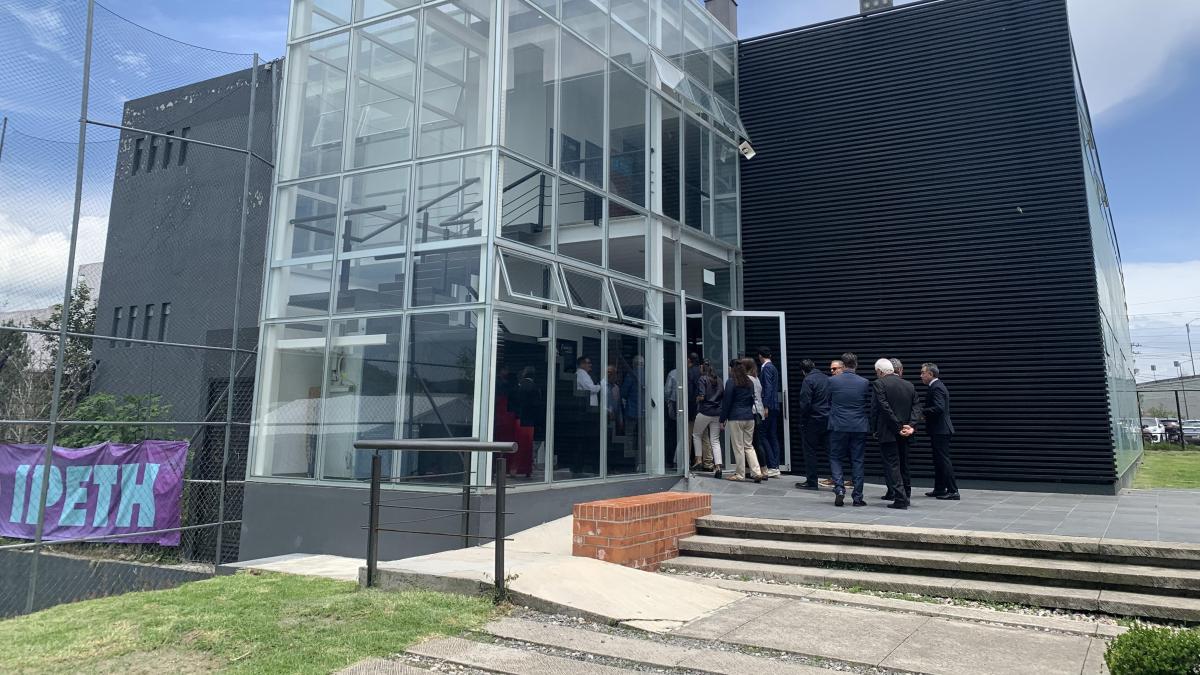 Universidad IPETH abre clínica para impulsar la odontología del futuro