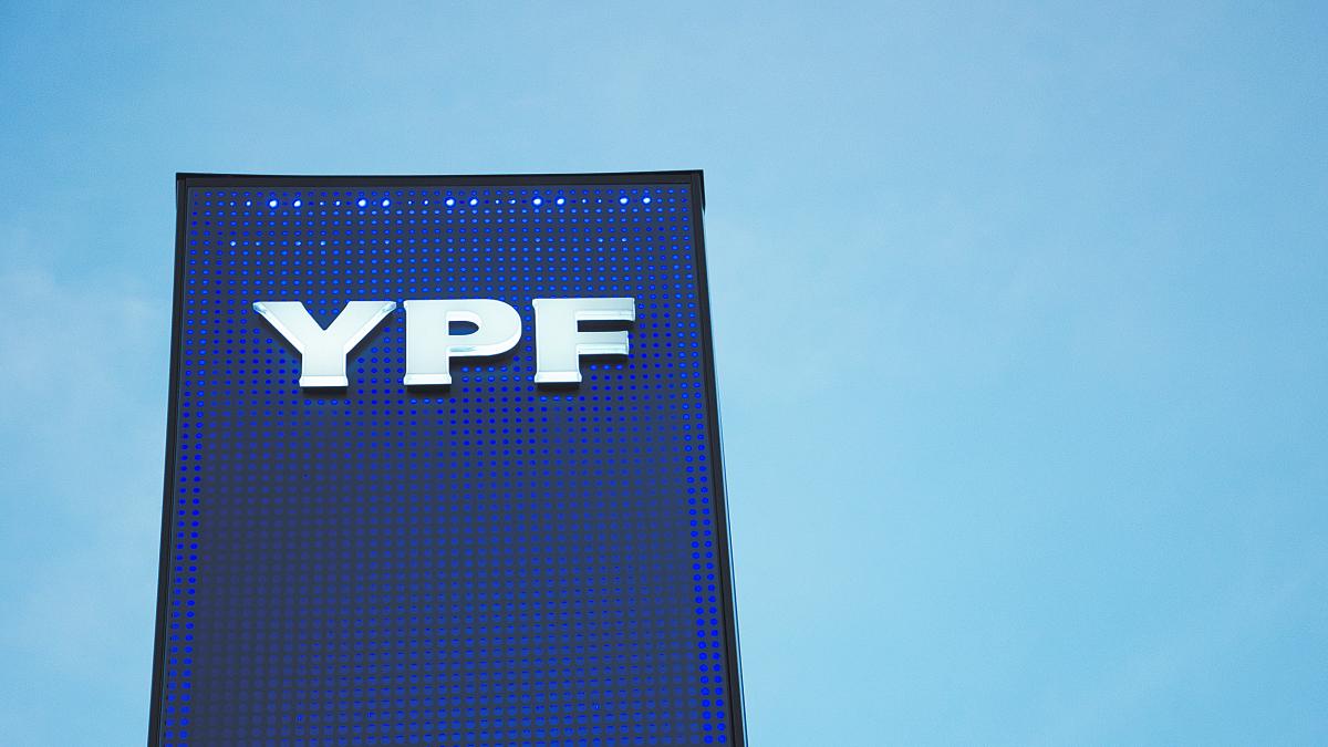 YPF prevé cerrar un año récord total